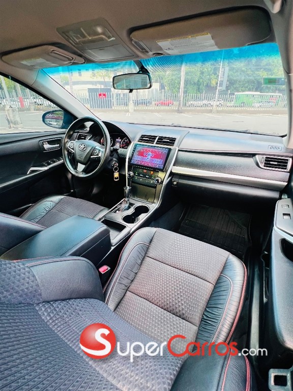 2015 Toyota Camry SE — foto 8 / 10