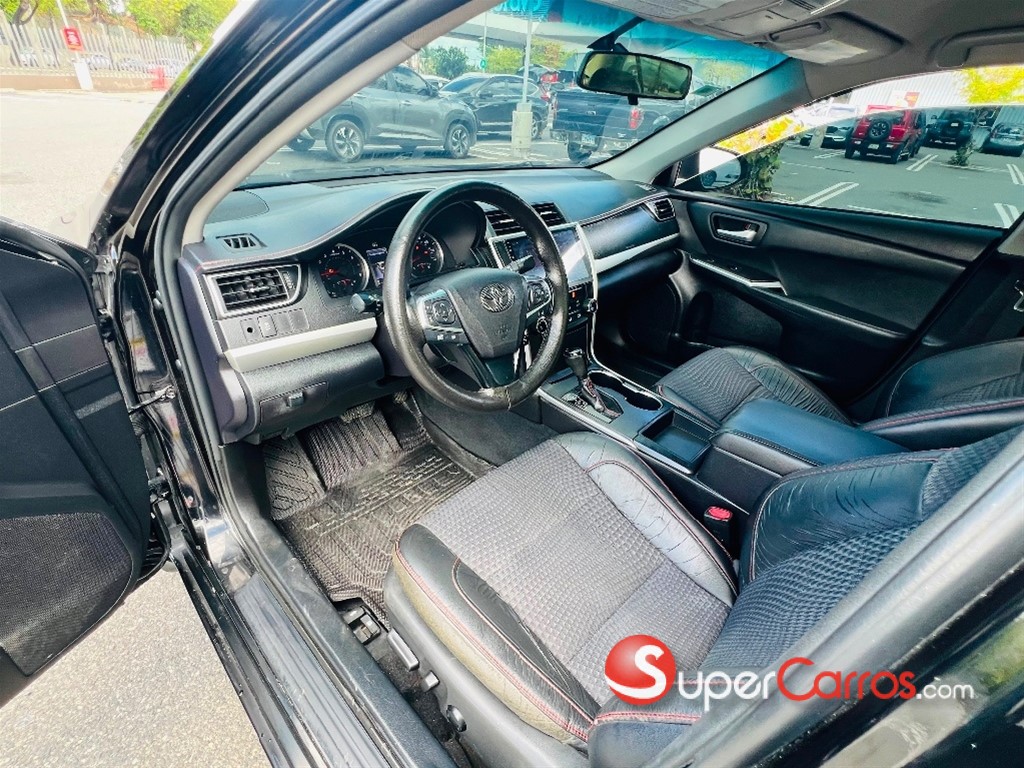 2015 Toyota Camry SE — foto 9 / 10