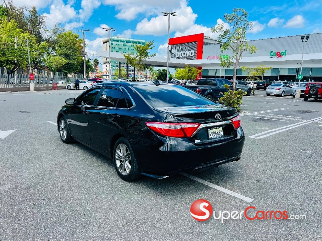 2015 Toyota Camry SE — foto 10 / 10