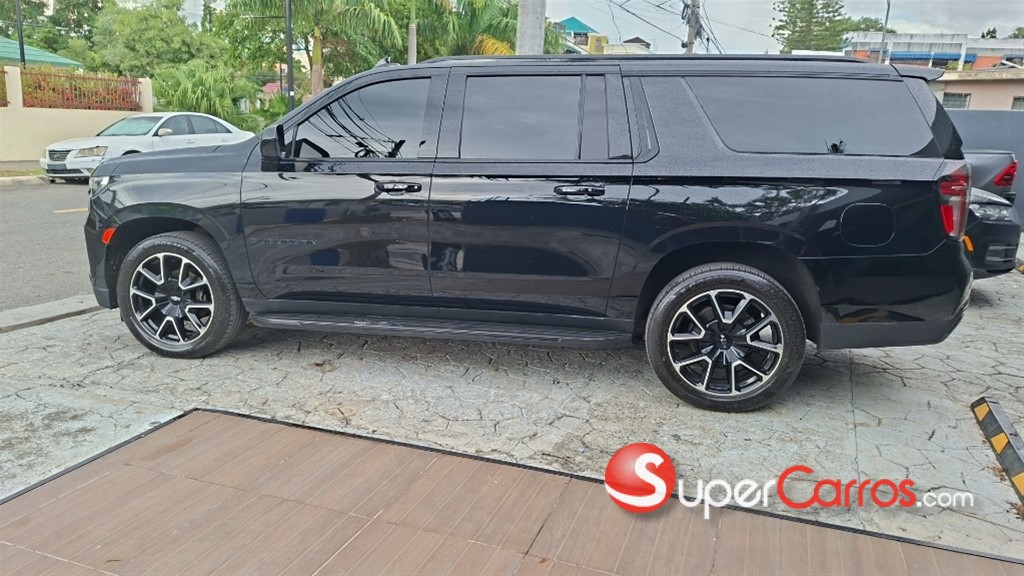 2021 Chevrolet Tahoe RST — foto 8 / 12