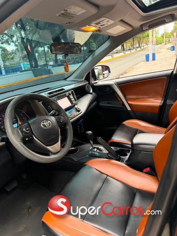 2013 Toyota RAV4 XLE — foto 4 / 8