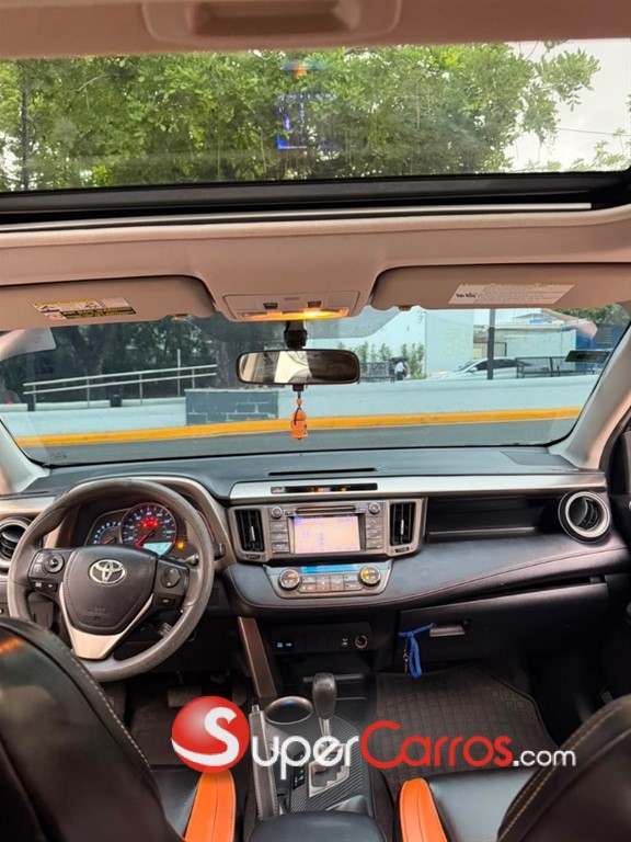 2013 Toyota RAV4 XLE — foto 5 / 8