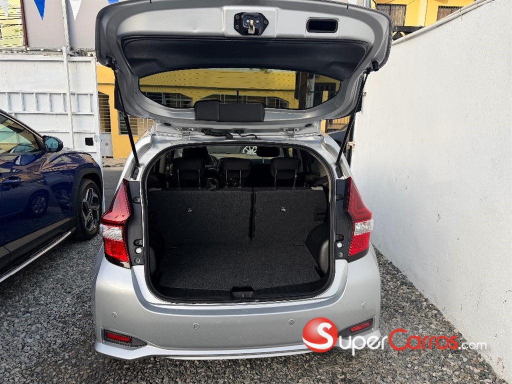 2021 Nissan Note — foto 11 / 12