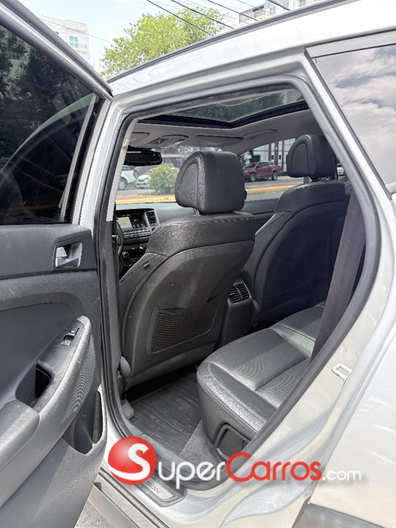 2016 Hyundai Tucson LIMITED — foto 9 / 11