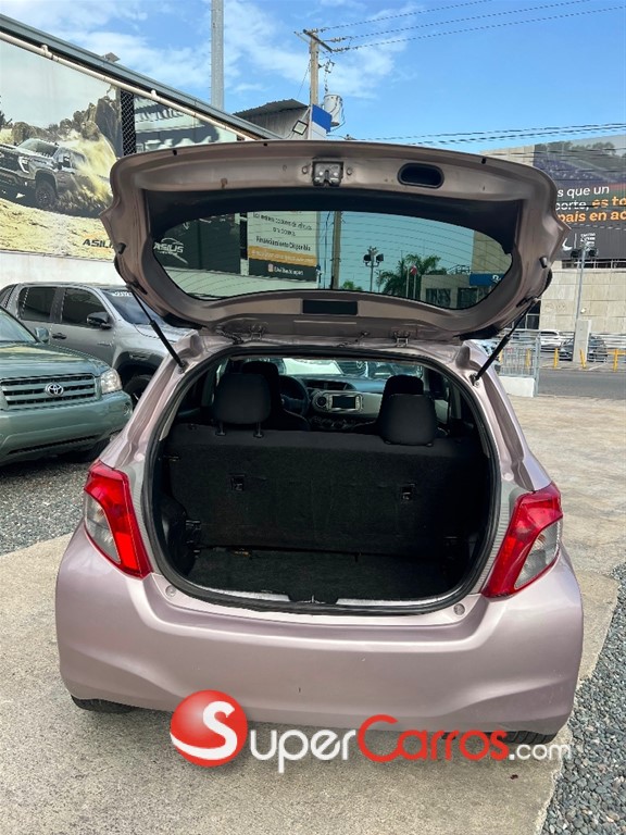 2012 Toyota VITZ — foto 10 / 10