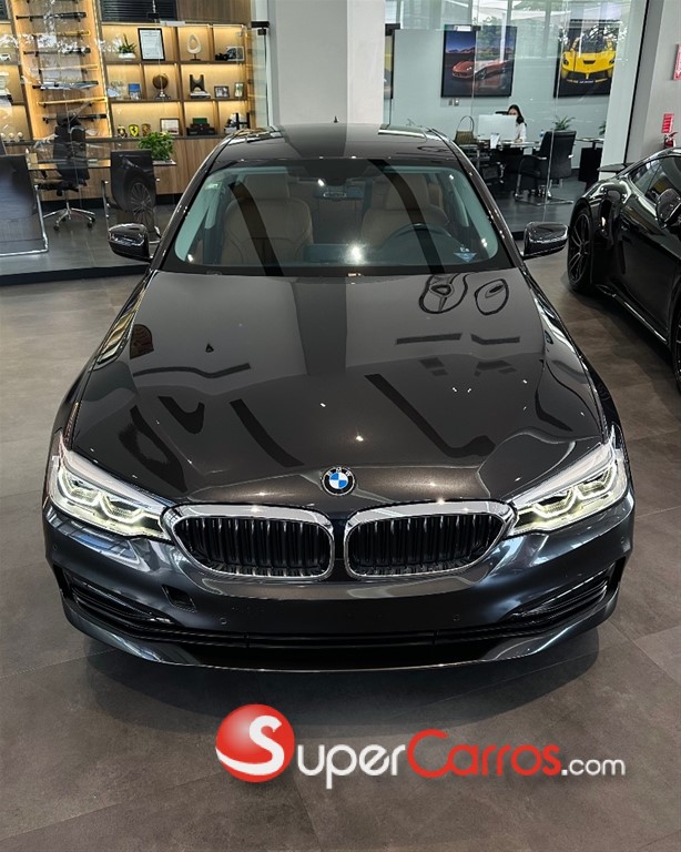 2019 BMW Serie 5 530i Sportline — foto 2 / 12