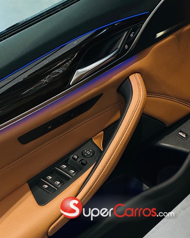 2019 BMW Serie 5 530i Sportline — foto 4 / 12
