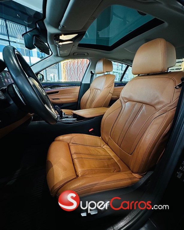 2019 BMW Serie 5 530i Sportline — foto 6 / 12