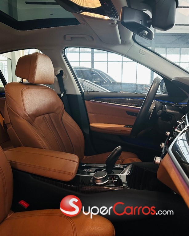 2019 BMW Serie 5 530i Sportline — foto 7 / 12