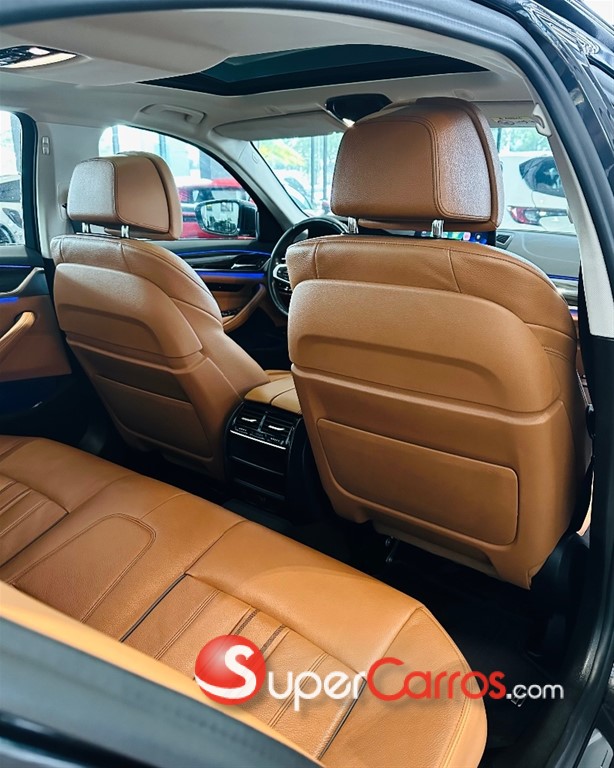 2019 BMW Serie 5 530i Sportline — foto 8 / 12