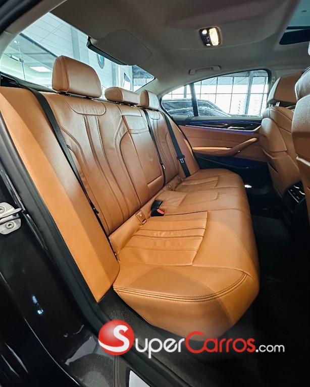 2019 BMW Serie 5 530i Sportline — foto 9 / 12