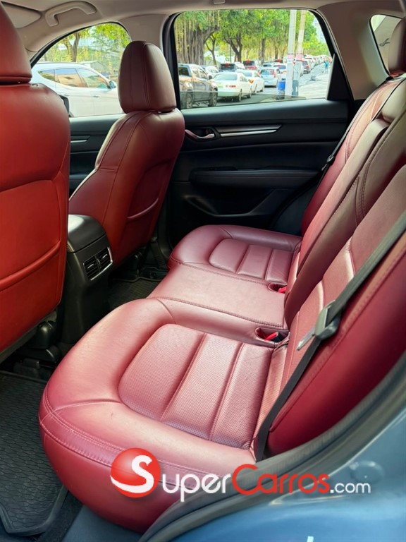 2021 Mazda CX-5 Carbon Edition — foto 6 / 9