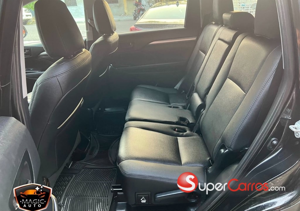 2019 Toyota Highlander LE — foto 2 / 11