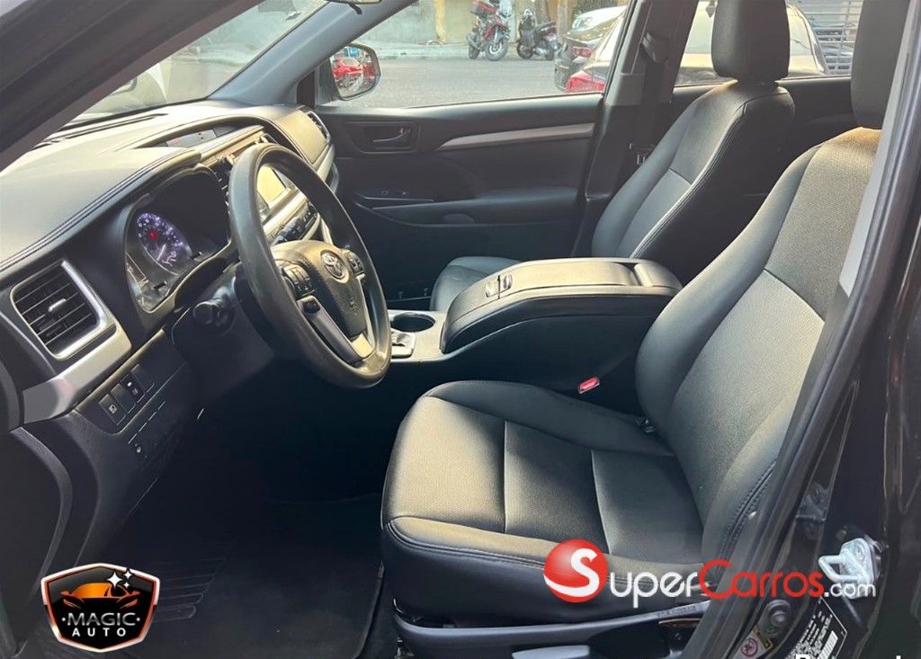 2019 Toyota Highlander LE — foto 4 / 11
