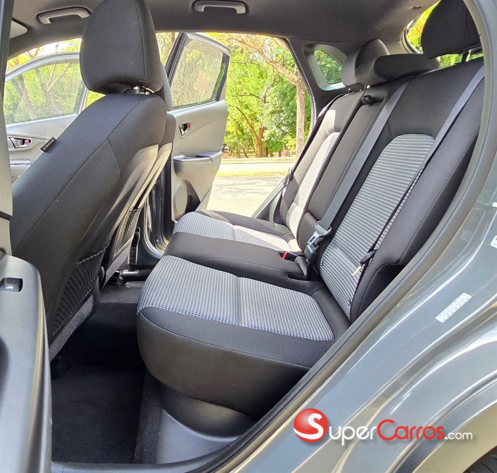 2021 Hyundai KONA — foto 11 / 12