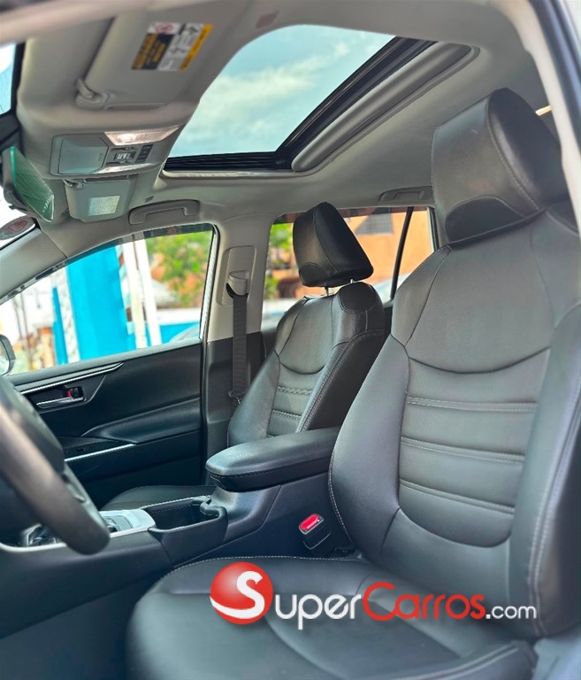 2024 Toyota RAV4 XLE Premium — foto 6 / 9