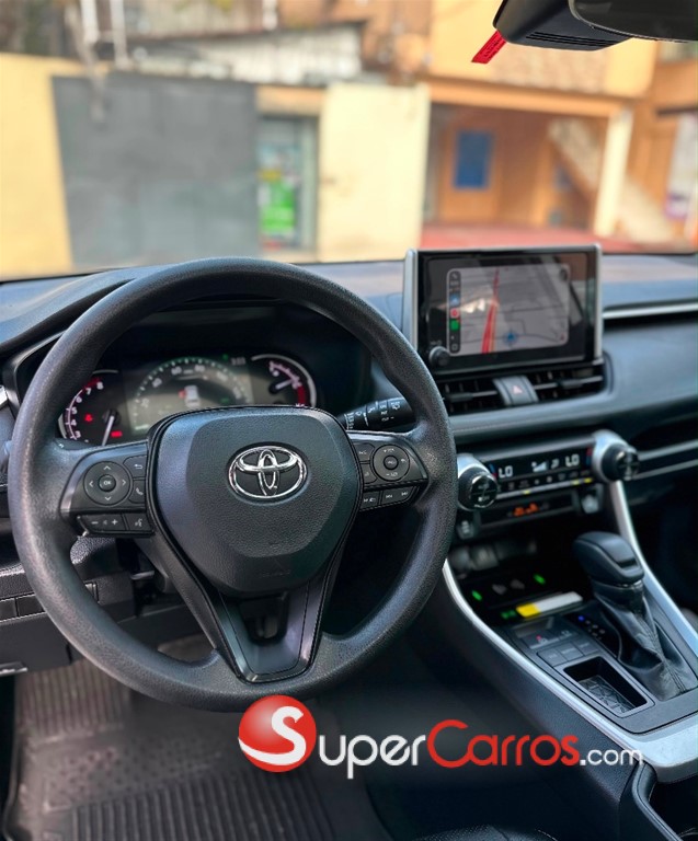 2024 Toyota RAV4 XLE Premium — foto 8 / 9