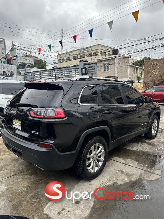 2019 Jeep Cherokee Latitude — foto 2 / 7