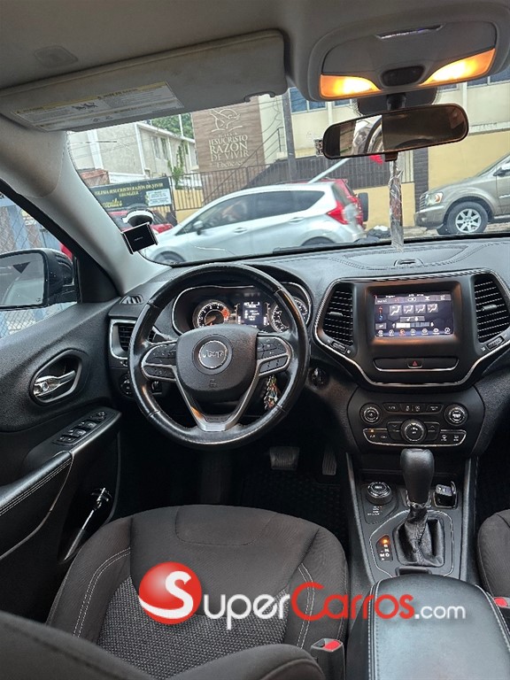 2019 Jeep Cherokee Latitude — foto 5 / 7
