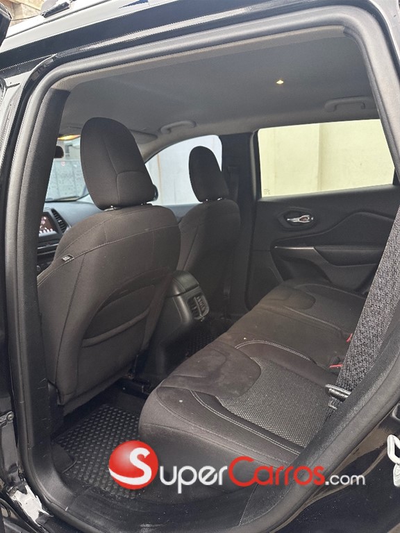 2019 Jeep Cherokee Latitude — foto 7 / 7