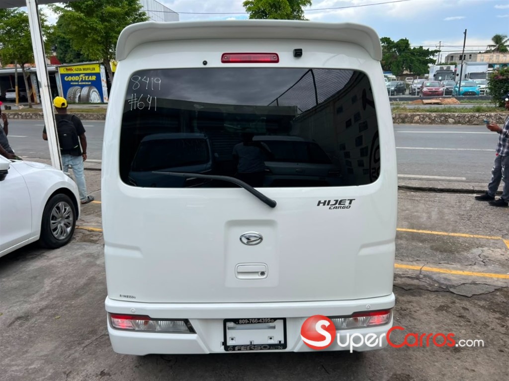 2020 Daihatsu Hijet — foto 5 / 10