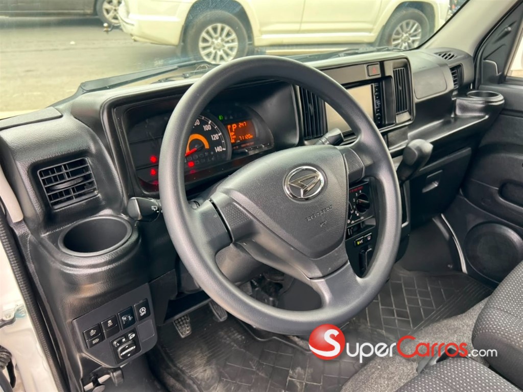 2020 Daihatsu Hijet — foto 8 / 10