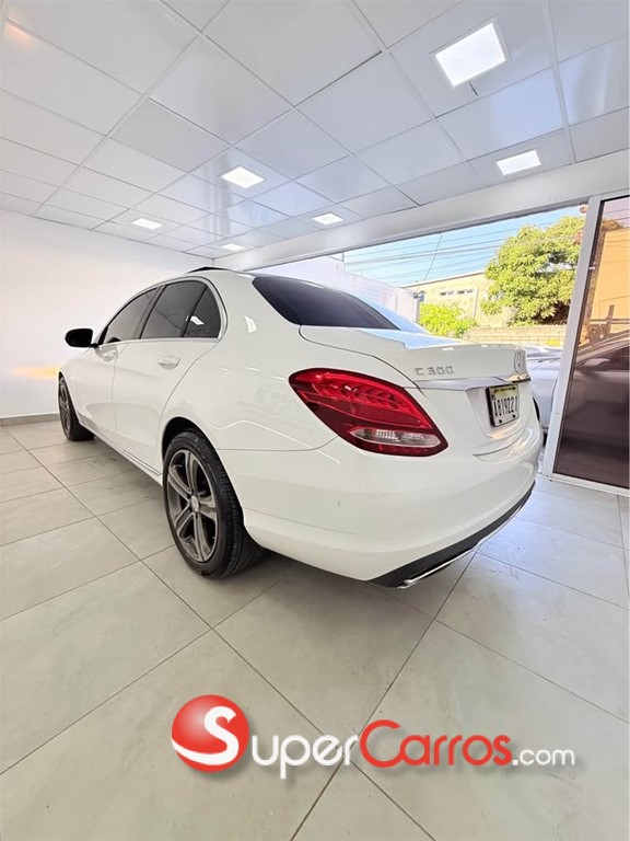 2015 Mercedes-Benz Clase C 300 4 Matic — foto 5 / 8