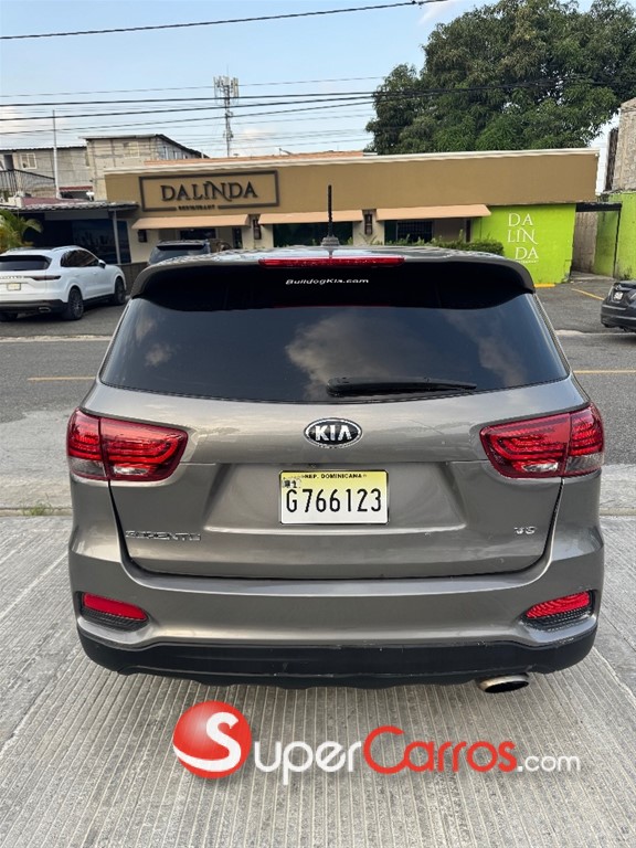 2018 Kia Sorento — foto 8 / 12