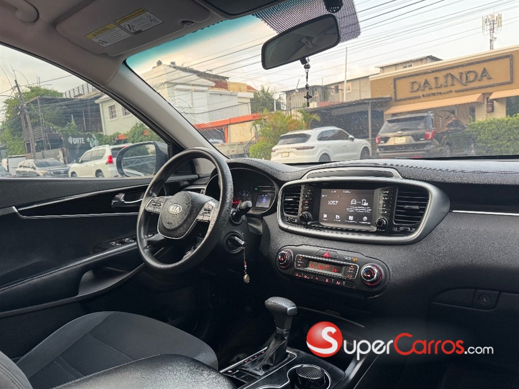 2018 Kia Sorento — foto 9 / 12