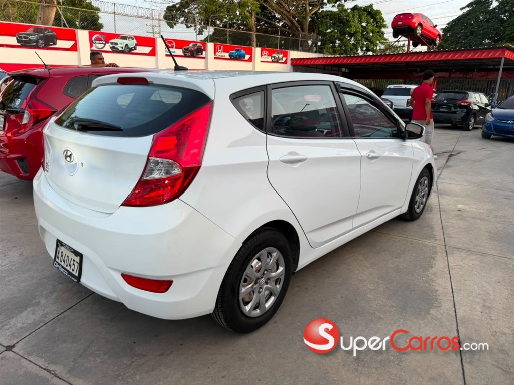 2014 Hyundai Accent — foto 4 / 8