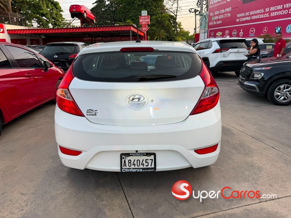 2014 Hyundai Accent — foto 5 / 8