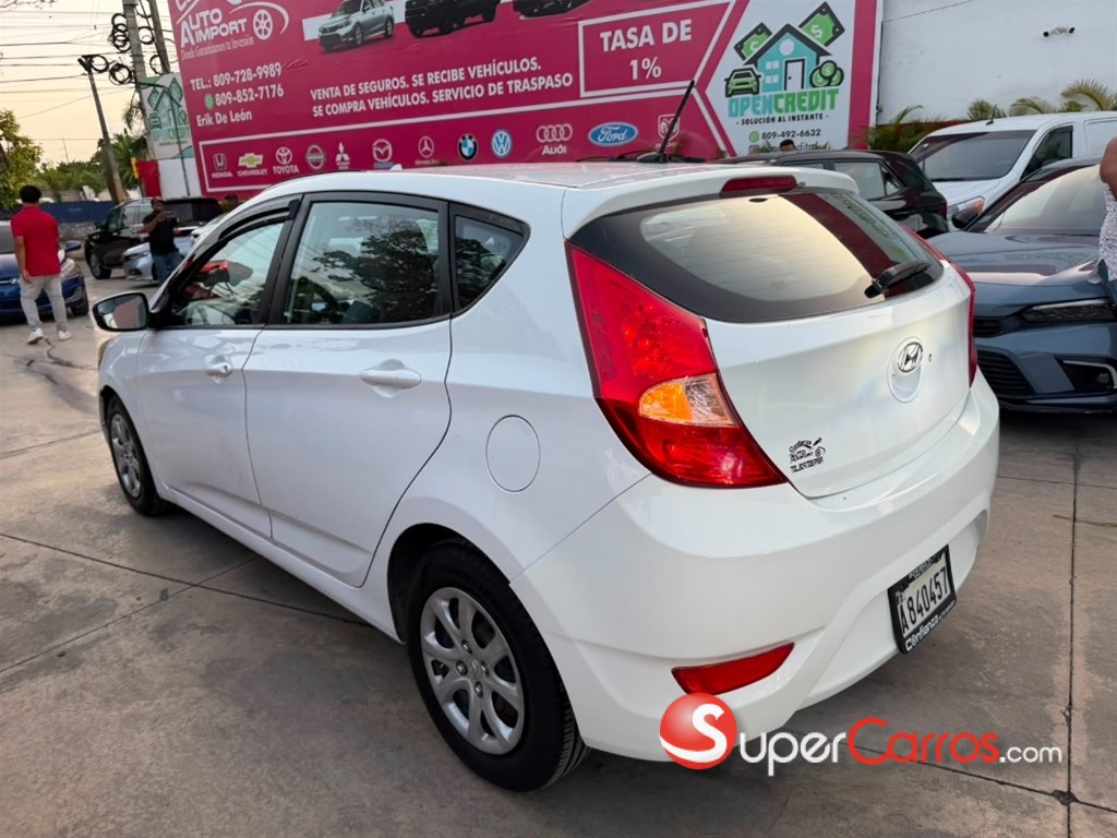 2014 Hyundai Accent — foto 6 / 8