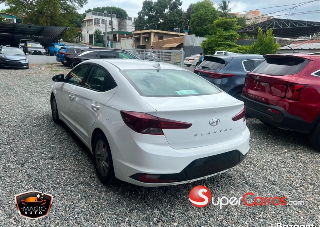 2020 Hyundai Elantra SEL — foto 6 / 9