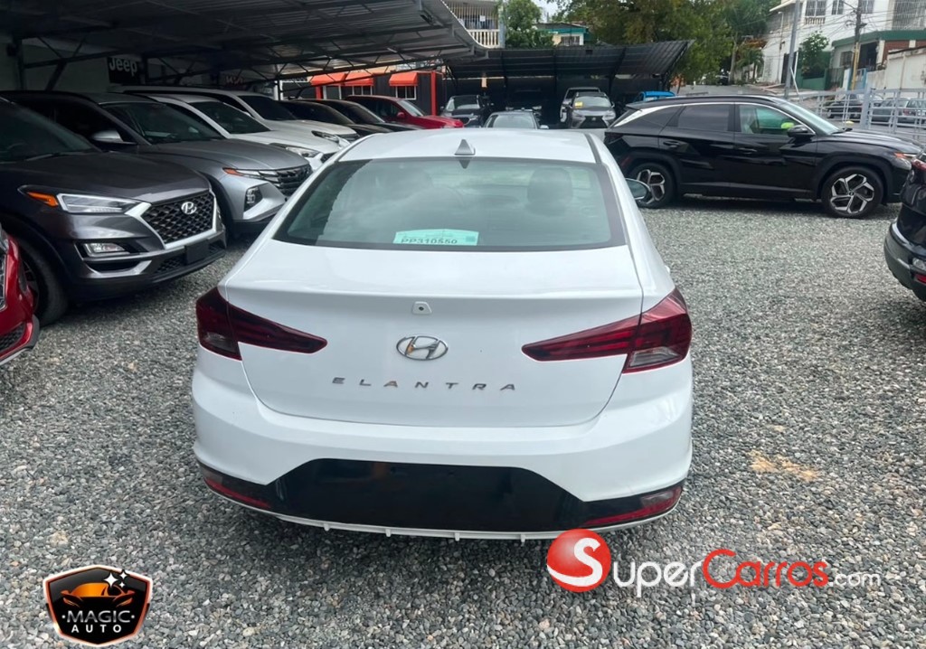 2020 Hyundai Elantra SEL — foto 7 / 9