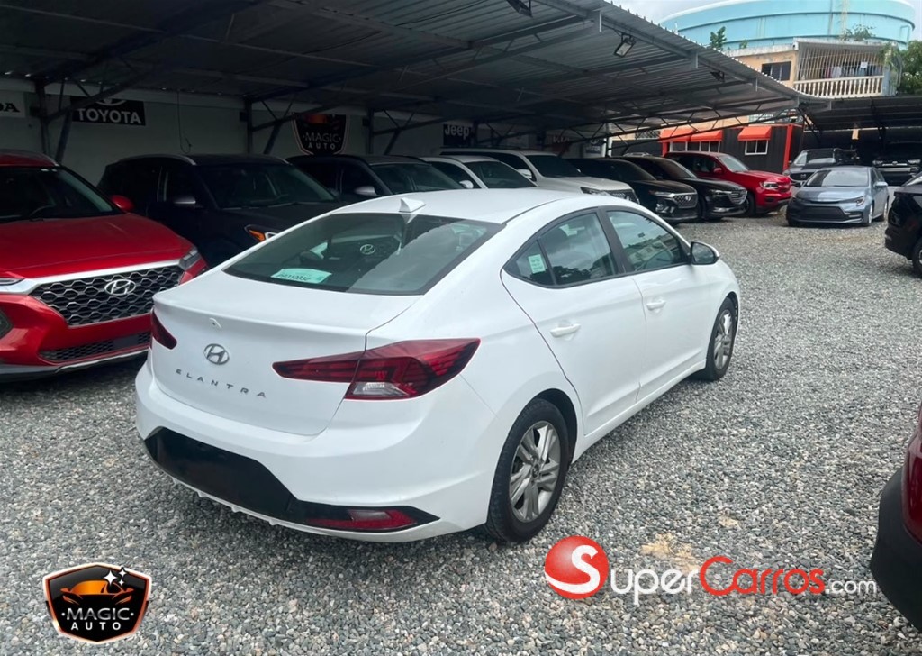 2020 Hyundai Elantra SEL — foto 8 / 9