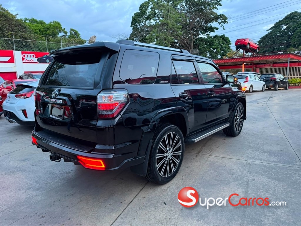 2021 Toyota 4 Runner SR5 — foto 4 / 10