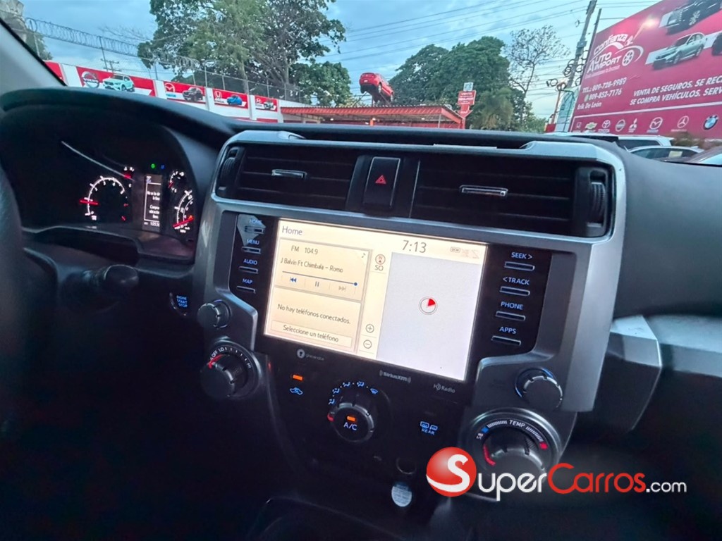 2021 Toyota 4 Runner SR5 — foto 7 / 10