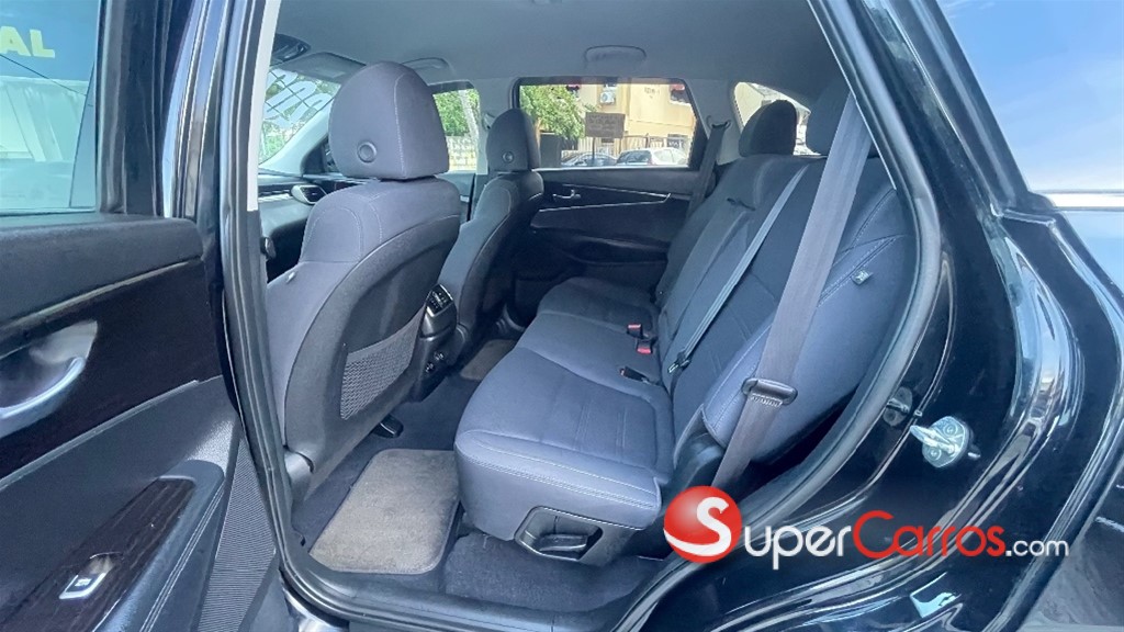 2020 Kia Sorento LX — foto 7 / 12