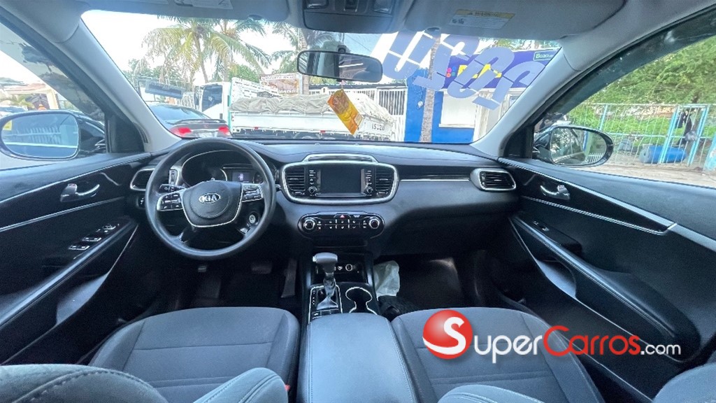 2020 Kia Sorento LX — foto 8 / 12