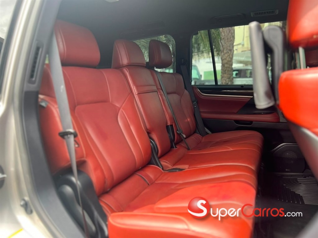 2020 Lexus LX 570 — foto 7 / 12