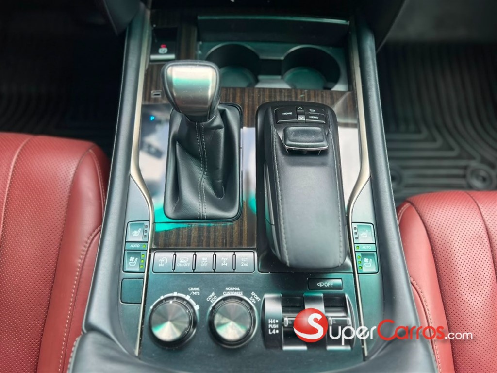 2020 Lexus LX 570 — foto 11 / 12