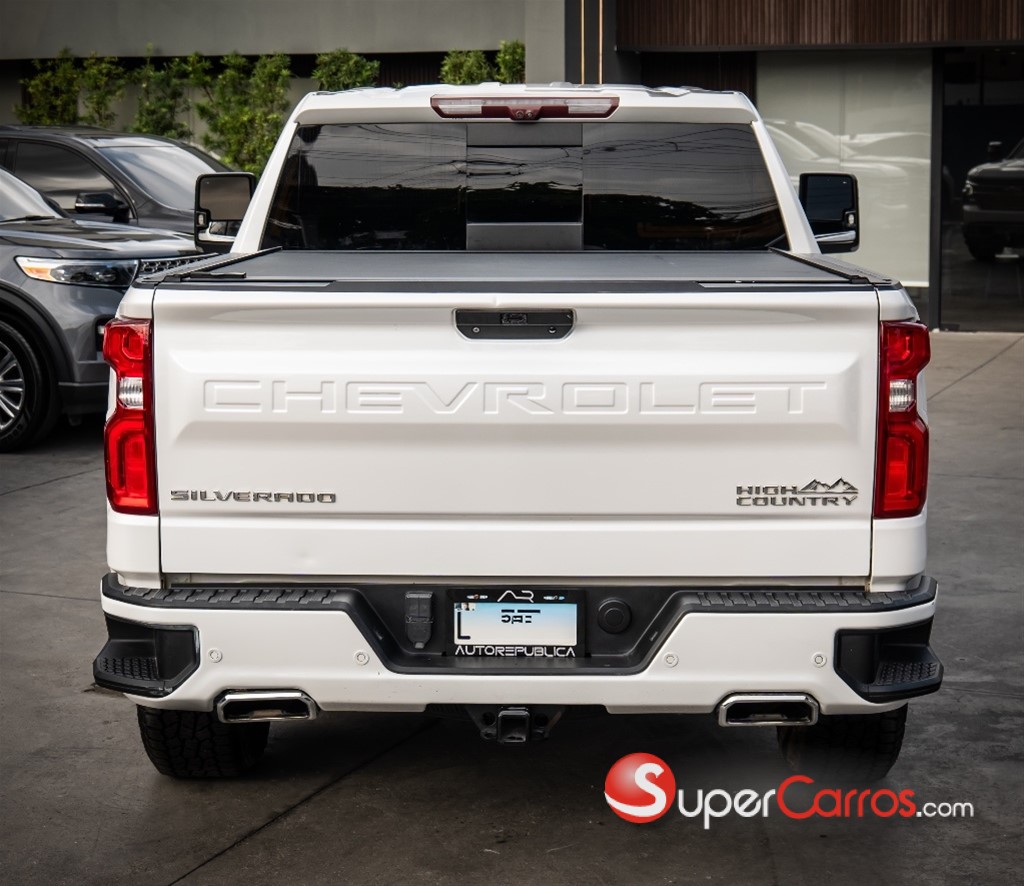 2021 Chevrolet Silverado High Country — foto 12 / 12