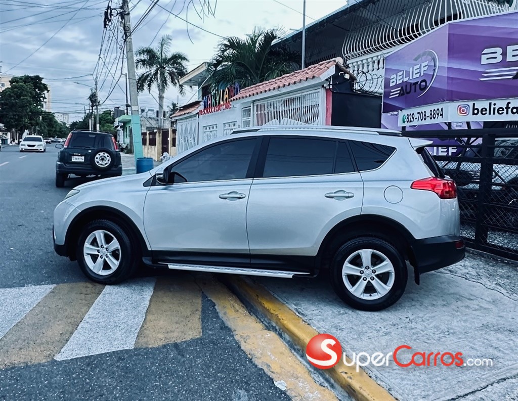 2014 Toyota RAV4 LE — foto 7 / 12
