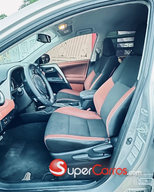 2014 Toyota RAV4 LE — foto 8 / 12