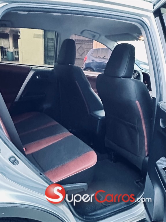 2014 Toyota RAV4 LE — foto 11 / 12