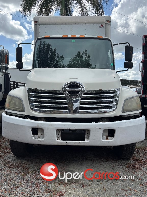 2010 Hino 268