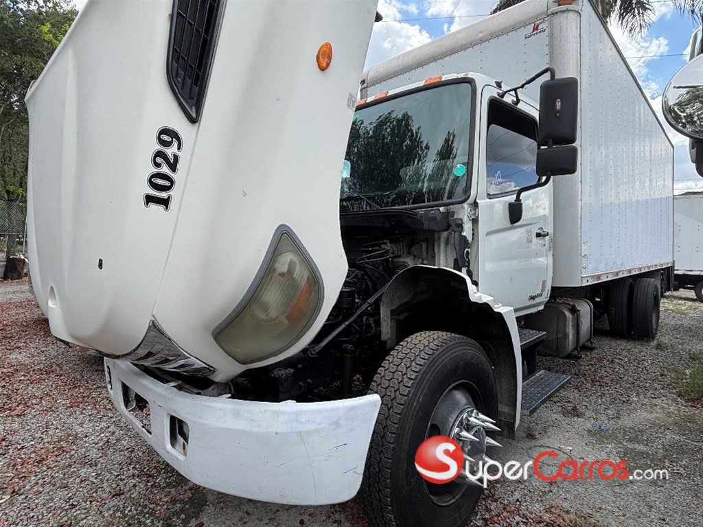 2010 Hino 268 — foto 2 / 7