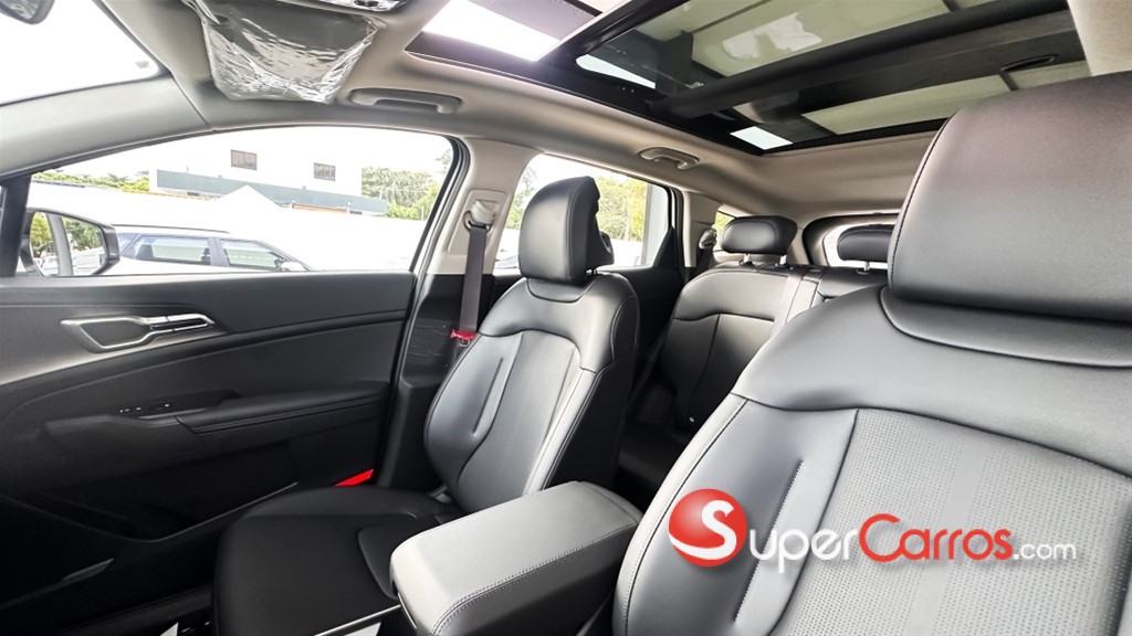 2027 Kia Sportage Luxury — foto 2 / 8