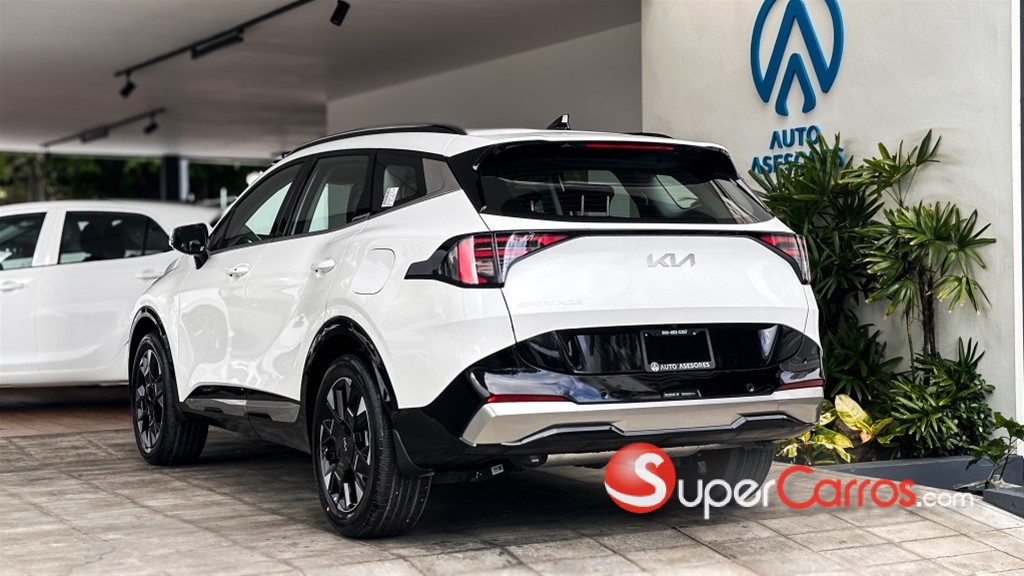 2027 Kia Sportage Luxury — foto 4 / 8