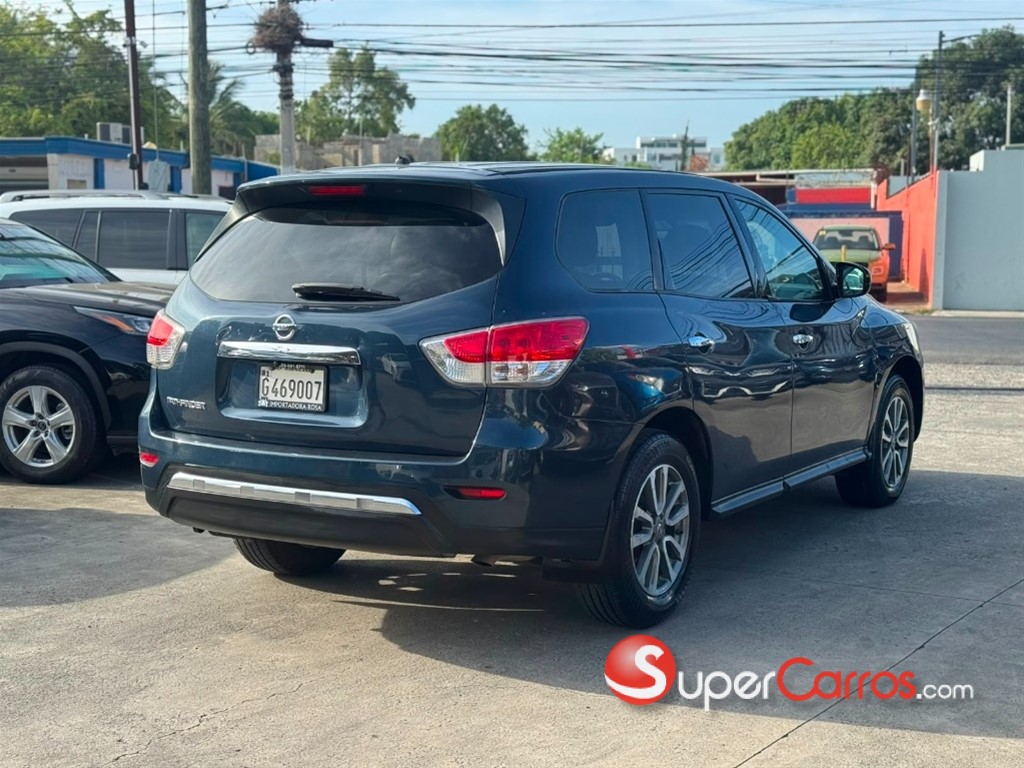 2013 Nissan Pathfinder — foto 4 / 10